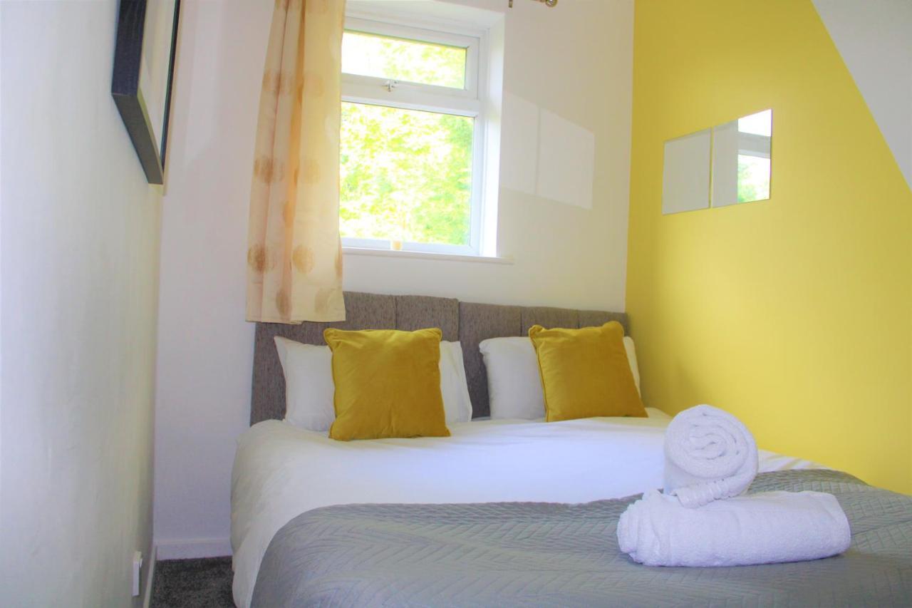 Homely And Budget Friendly 3 Bed House Sleeps 6 Free Parking! Milton Keynes Exterior photo