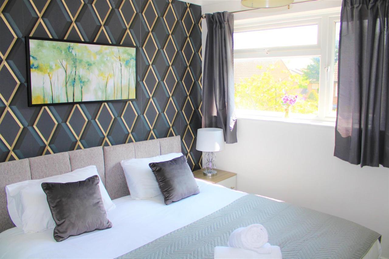 Homely And Budget Friendly 3 Bed House Sleeps 6 Free Parking! Milton Keynes Exterior photo