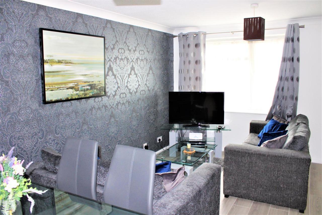 Homely And Budget Friendly 3 Bed House Sleeps 6 Free Parking! Milton Keynes Exterior photo