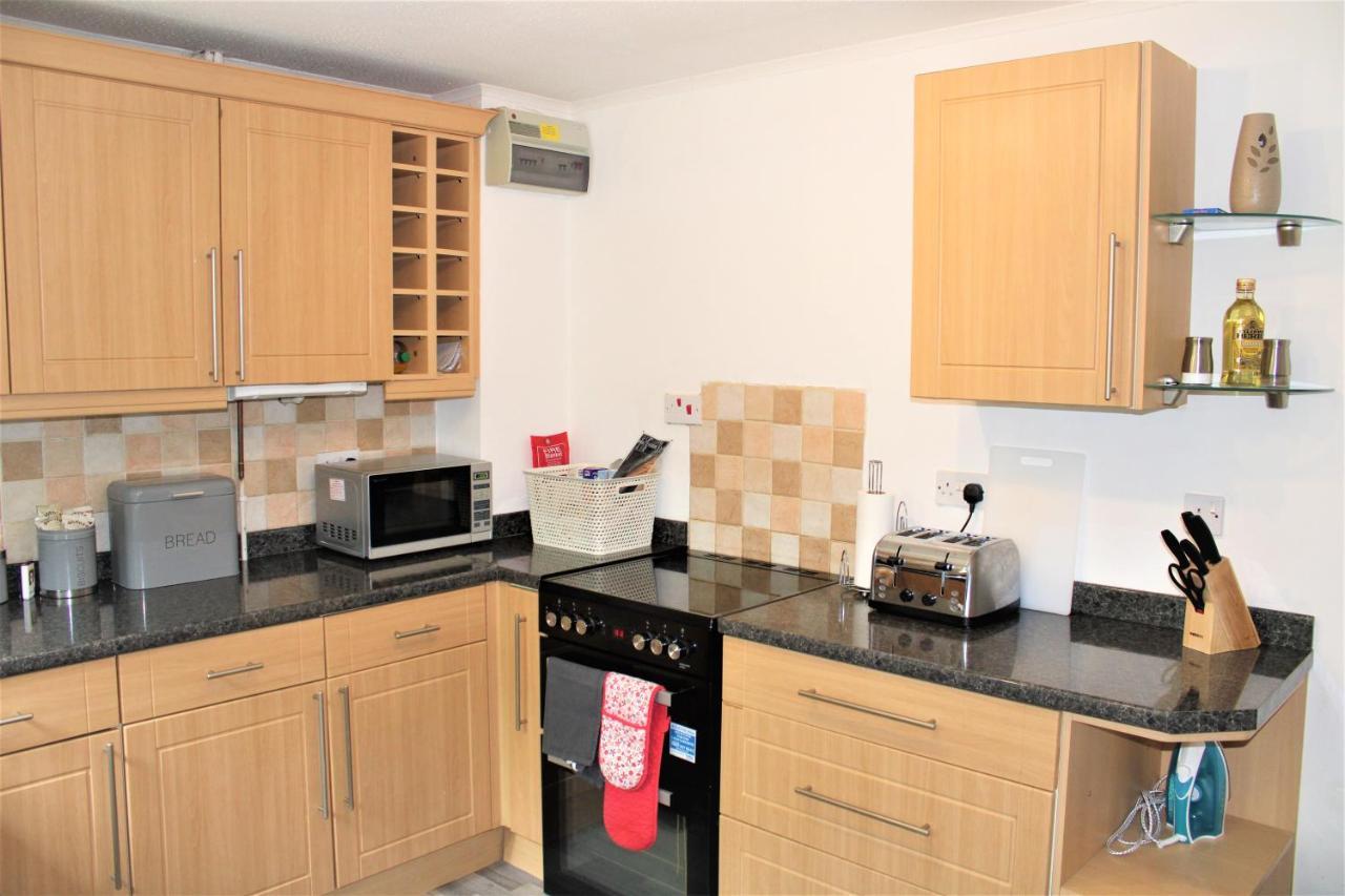 Homely And Budget Friendly 3 Bed House Sleeps 6 Free Parking! Milton Keynes Exterior photo